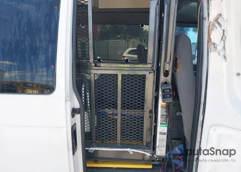 2002 Ford E-250 Commercial/Recreational z USA, uszkodzony, nr VIN 1FTNS24L12HB40806